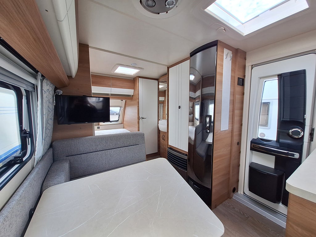 Hobby De Luxe 400 SFe Dubbelbädd, 1 Ägare