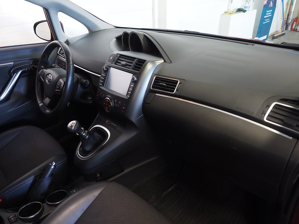 Toyota Verso 1.8 Valvematic Intense Edition 7-sits Kamera Halvskinn 2017