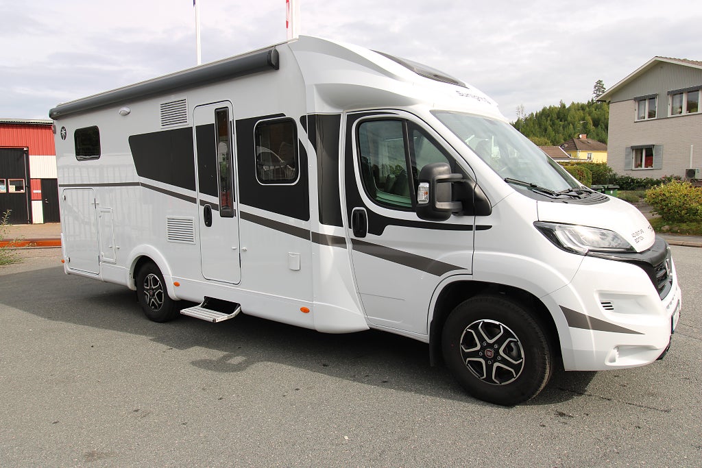 Sunlight T68C 2024 9 vxl automat Adventure edition Drag Tak AC