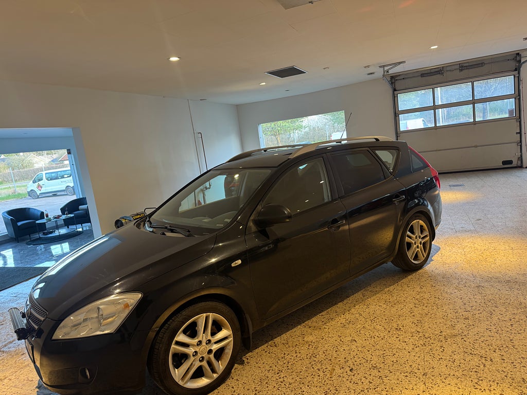 Kia Ceed 1.6crdi automat cee'd_sw  ny besiktad 