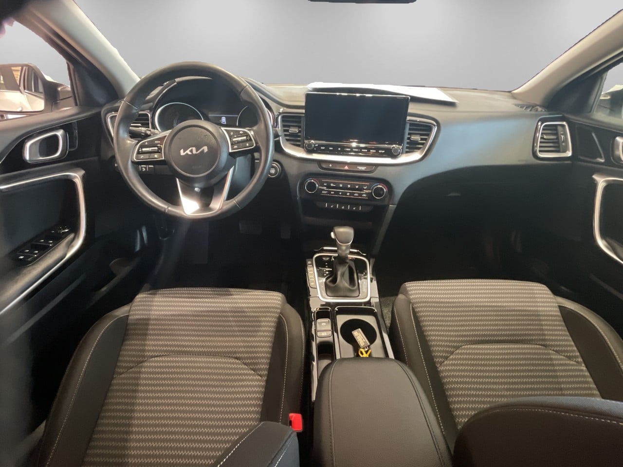 Kia XCeed PLUG-IN HYBRID ACTION 2023, photo 7/10