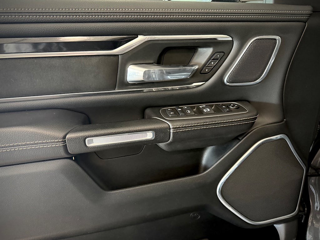Dodge RAM 1500 Crew Cab 5.7 V8 HEMI 4×4 NIGHT Edition - bild 13