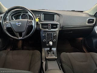 Volvo V40 D2 Powershift Kinetic S&VHjul/NyBytt Kamrem/Dvärm/Psens – bild 9