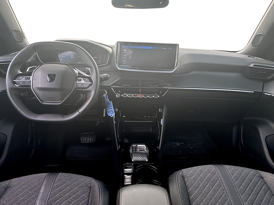 Bild på Peugeot 2008 Allure 1.2 PT 130hk B-KAMERA CARPLAY