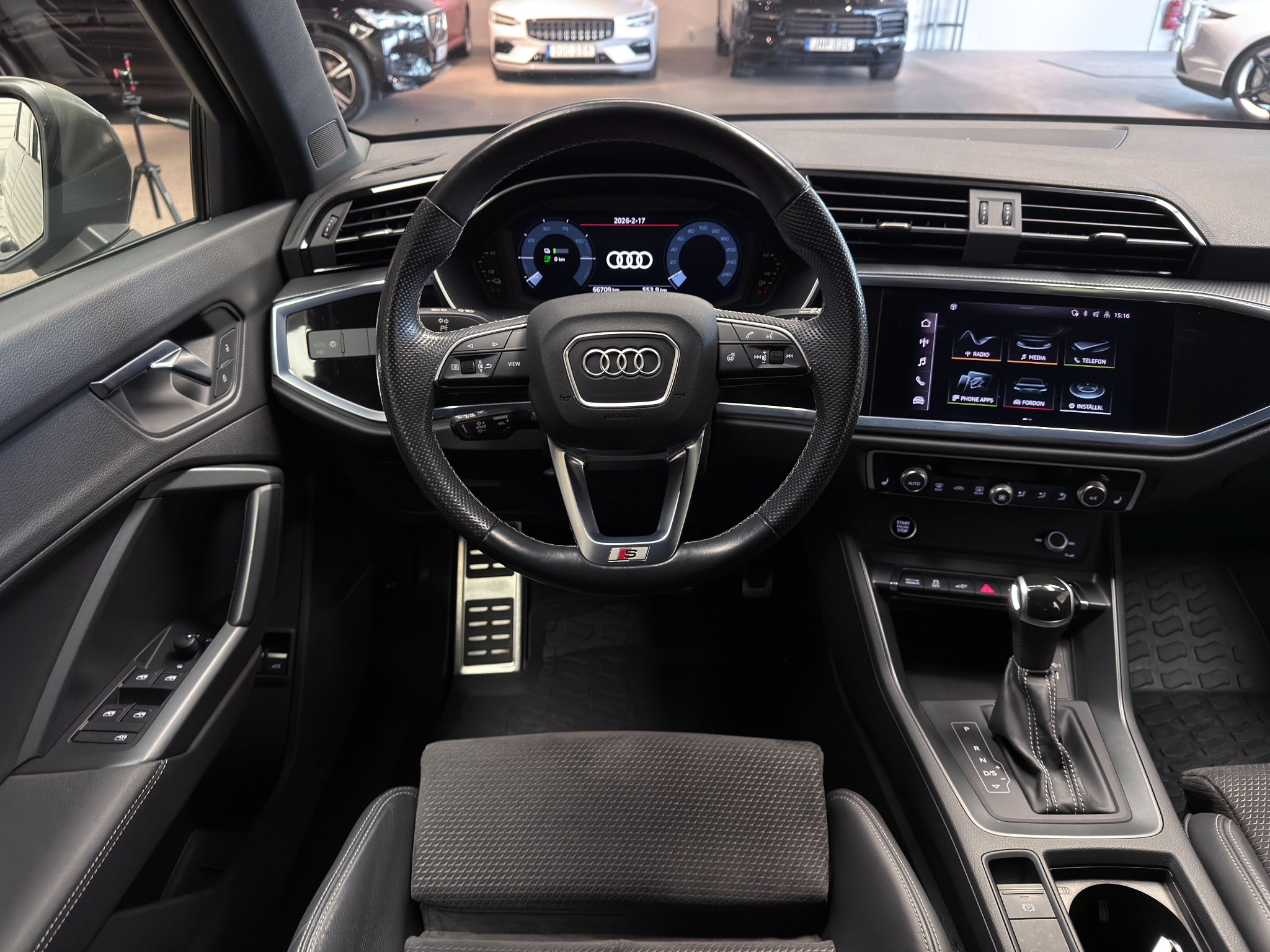 Audi Q3 45 TFSI e 245hk S-line | Dragkrok | Svart Optikpaket 2021 - miniatyr 28