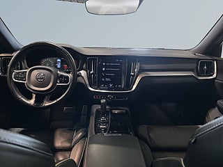 Volvo V60 Recharge T6 AWD R-Design Drag Pvärm Skinn Kamera SoV – bild 8