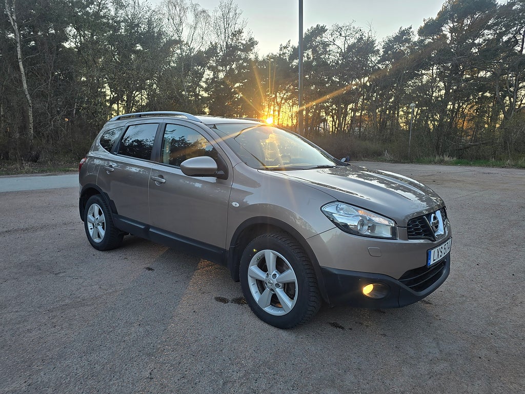 Nissan Qashqai+2 2.0/ 4x4/ 7 sists/ Panorama/Drag