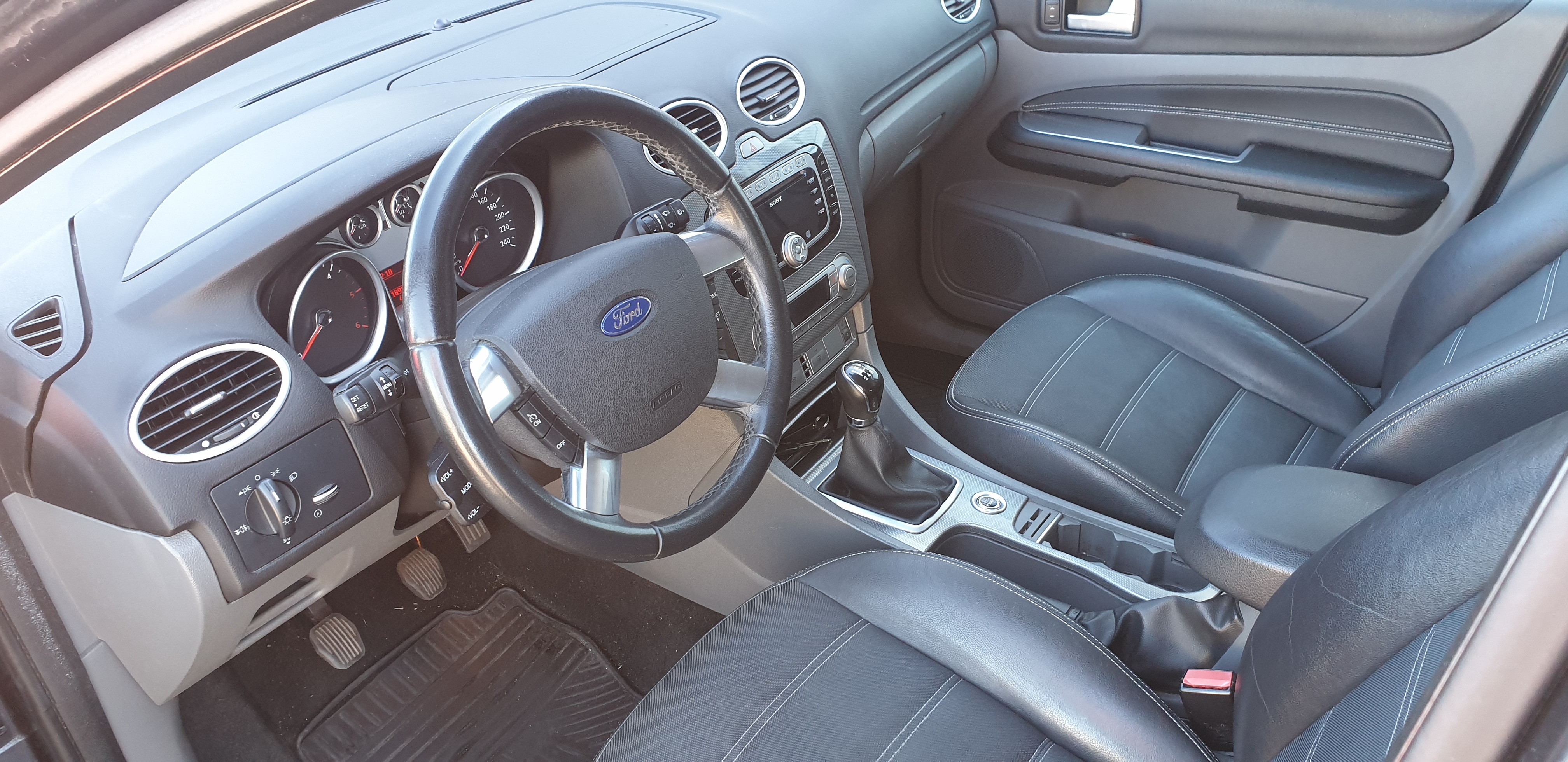 Ford Focus 2010, photo 6/40
