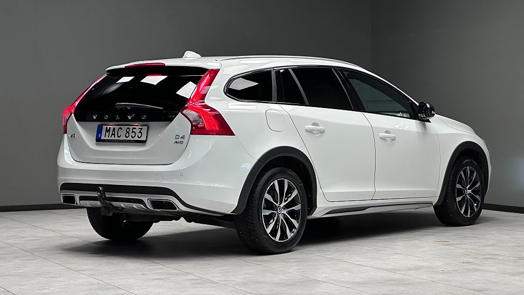 Volvo V60 Cross Country 2016 - miniatyr 17
