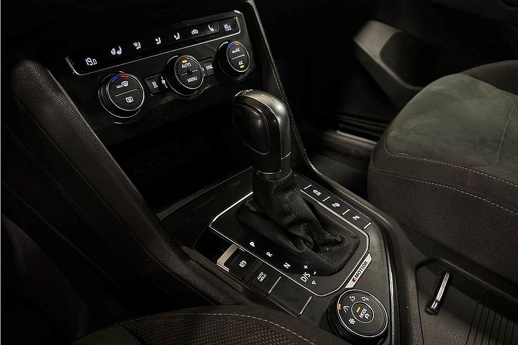 Volkswagen Tiguan 2.0 Tdi 4motion, R-line, Värmare, Cockpit, 360k