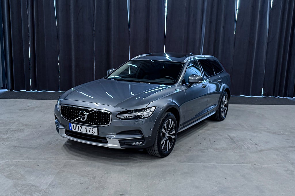 Volvo V90 Cross Country D4 AWD |Panorama|Läder|360|Drag