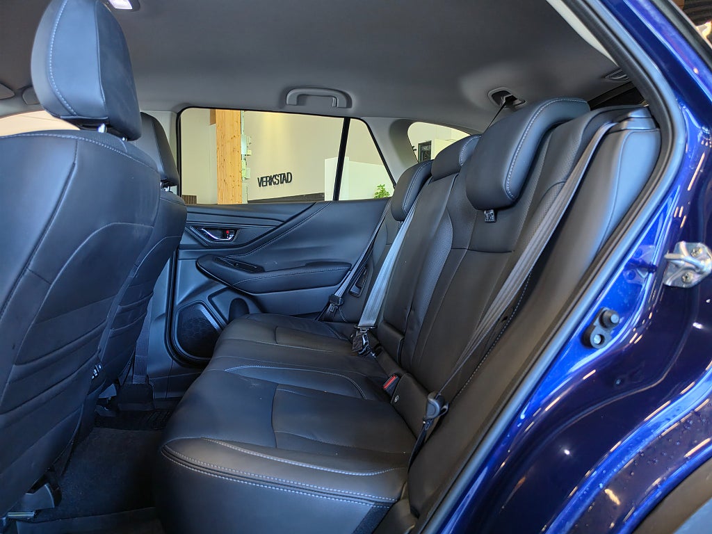 Subaru Outback 2.5 4WD Xfuel Limited Låg skatt Skinn inkl.serviceavtal