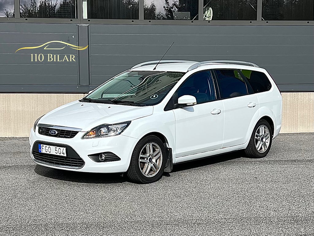 Ford Focus Kombi 1.8 Titanium Nybesiktad Motorvärmare Dragkr