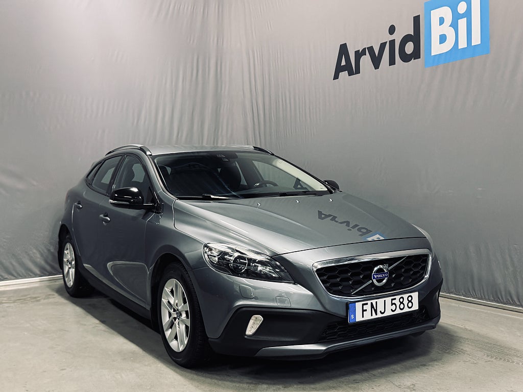 Volvo V40 Cross Country T4 AWD Momentum P-Värmare Performance Sound Lane Assist PDC 
