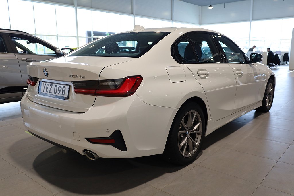 BMW 330e Sedan Steptronic Sport line Navi CarPlay Leasbar 2020