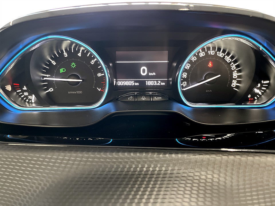 Bild på Peugeot 2008 Allure 1.2 PT 82hk CARPLAY BACKSENSORER