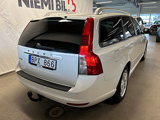 Volvo V50 2.0 D Summum S&Vdäck/M-värm/Drag/Sensorer/Xtraljus
