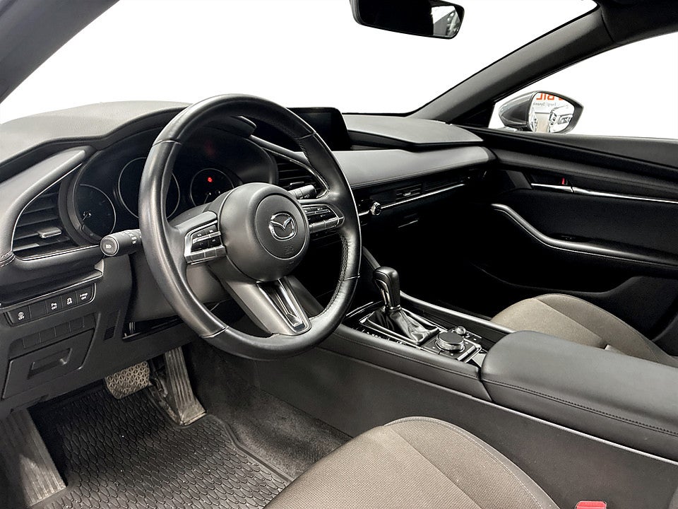Bild på Mazda 3 2.0 SKYACTIVE-G M 150hk Aut NAVI P-SENSORER