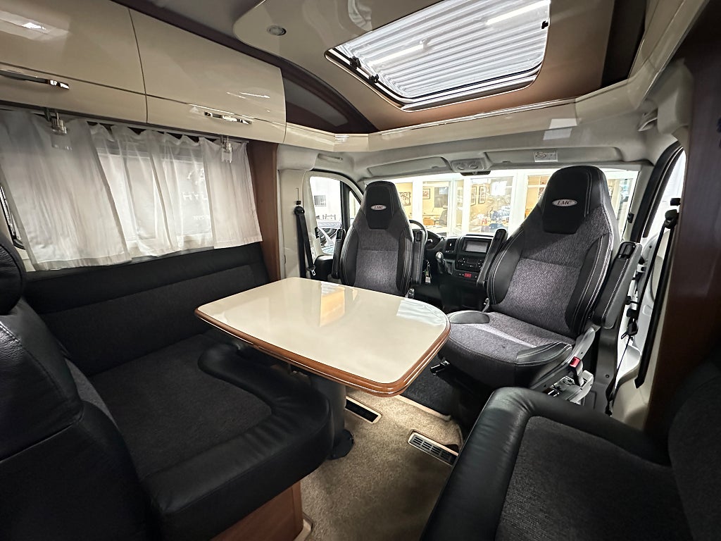 LMC T 713 Passion Alde Långbädd toa bak thumbnail