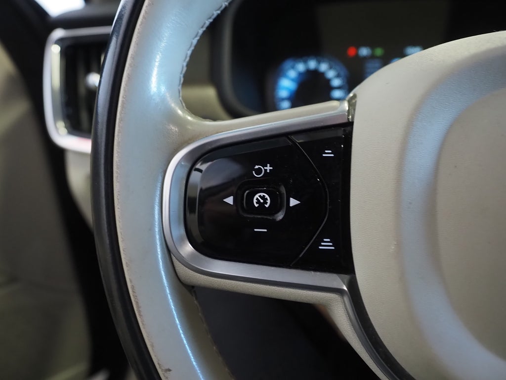 Volvo V90 Cross Country T5 AWD 254hk Inscription Pro | Drag | Kamera | 2018