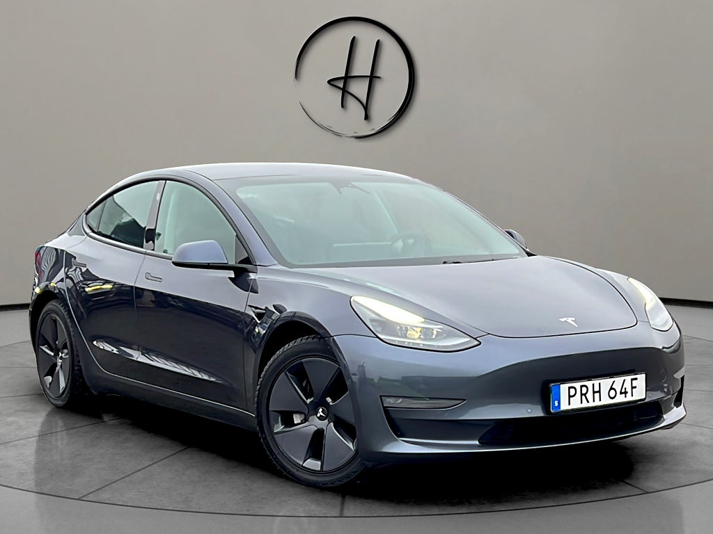 Tesla Model 3 Long Range AWD Värmepump Dragkrok Panoramatak SE-UTR 