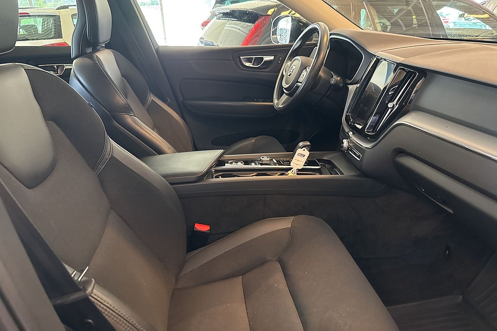 Volvo XC60 Recharge T8 AWD Aut Momentum Sov Hjul P-värm VOC miniatyr 11