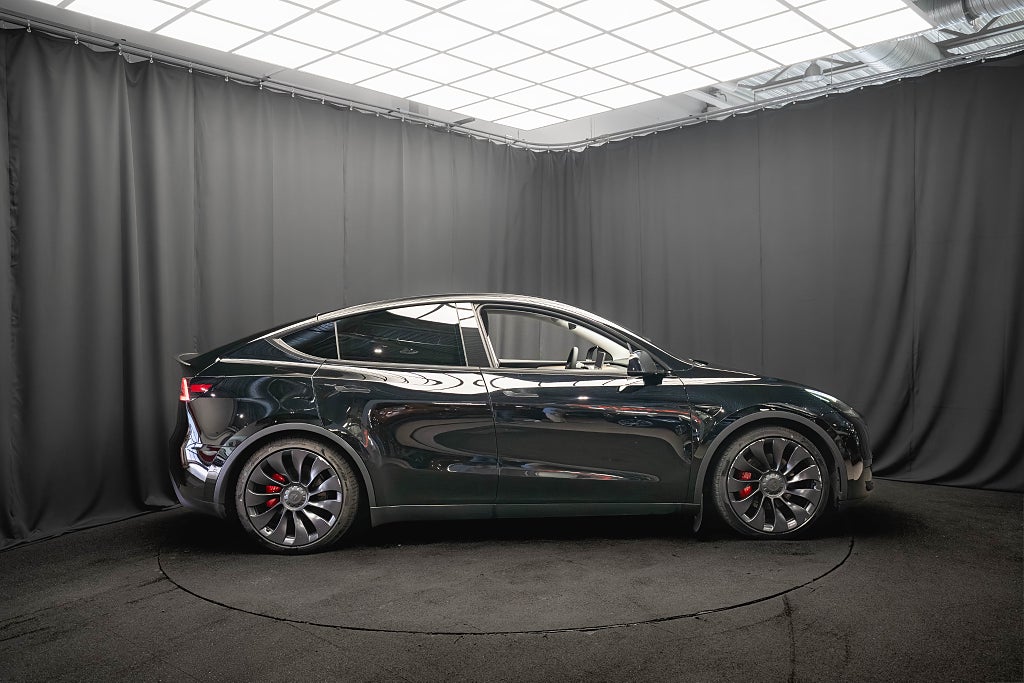 Tesla Model Y Performance PANO 21' LÄDER KAMERA 1-ÄGARE MOMS 91% SoH