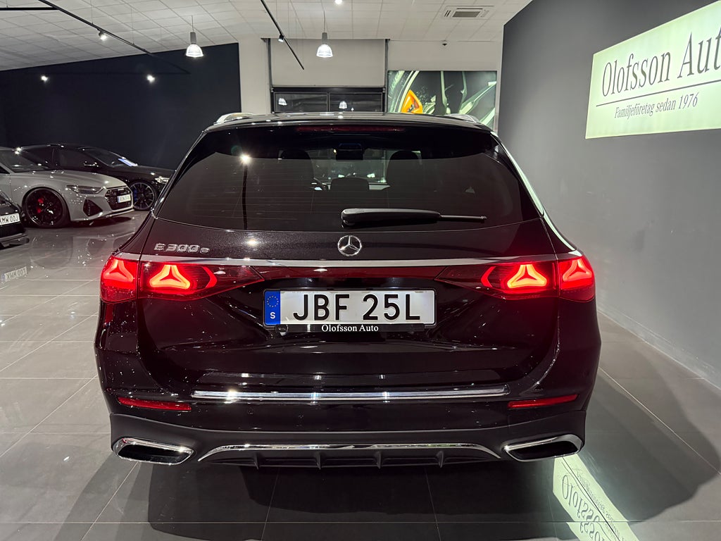 Mercedes-Benz E 300 e AMG Kombi Superscreen Läder 20tum - bild 19