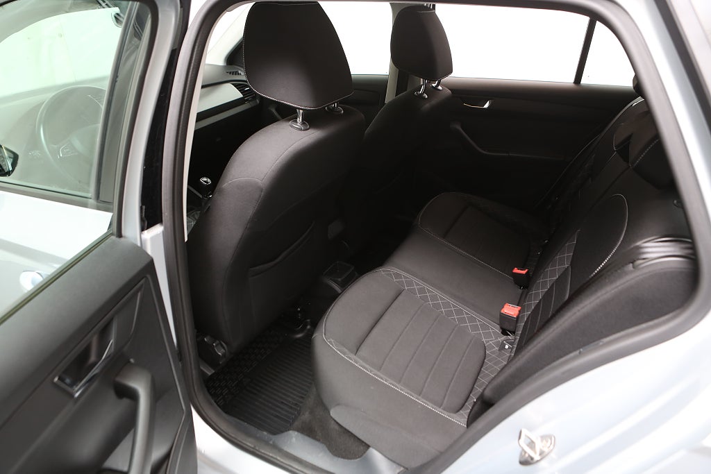 Skoda Fabia 1,2 TSI 90hk Style Kombi Motorvärmare 2016