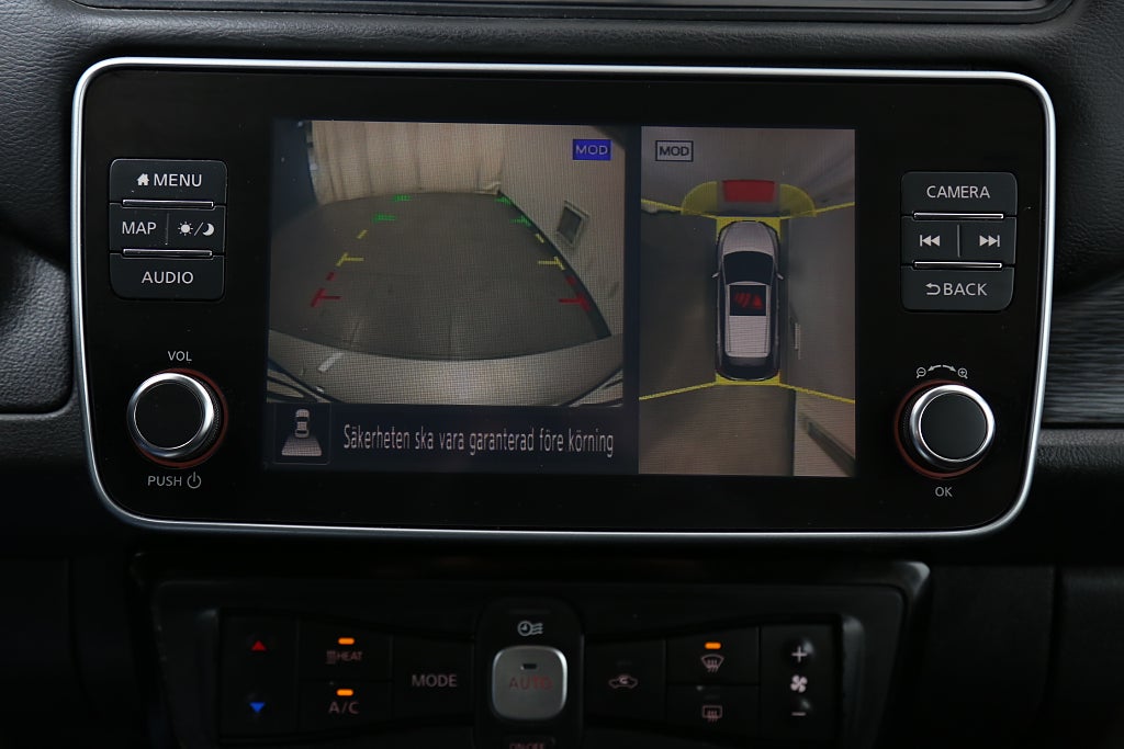 Nissan Leaf 40 kWh N-Connecta 360° I Navi I Motorvärmare