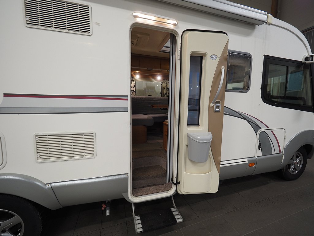 Rapido 10000 3.0 156hk AC Markis Solcell 2011