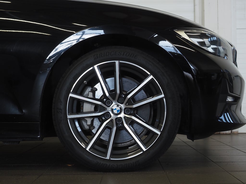 BMW 330e Plug-in Touring 292hk Sport Line | Drag | Navi | 2021