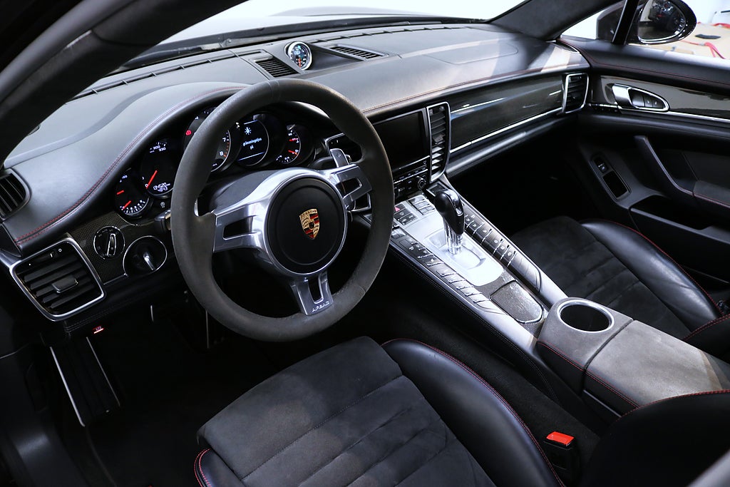 Porsche Panamera 2015 - miniatyr 8