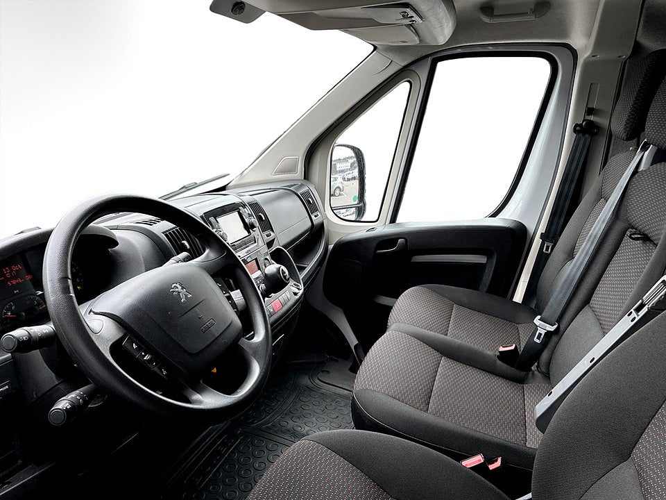 Bild på Peugeot Boxer PRO+ 2.2 BlueHDi 140hk L3H2 DRAG
