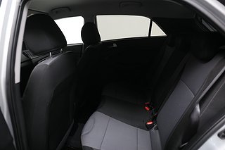 Halvkombi Hyundai i20 10 av 12