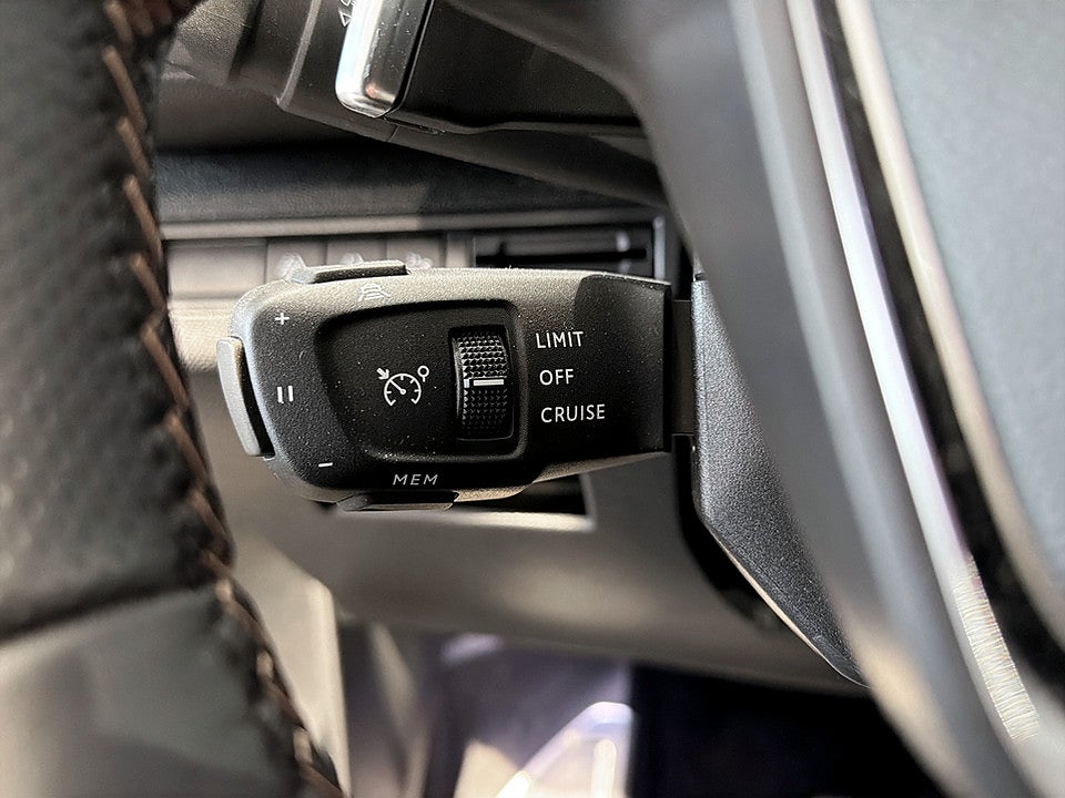 Bild på Peugeot 5008 GT 1.2 PT 130hk Aut 7-SITS B-KAMERA CARPLAY