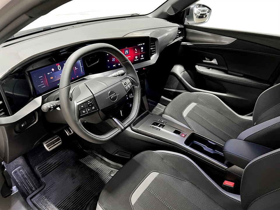 Bild på Opel Mokka GS Hybrid 1.2 Turbo 145hk Aut B-KAMERA CARPLAY