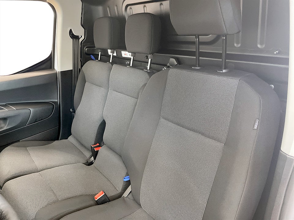 Bild på Opel Combo ELITE 130hk AT8 L2 - EDITION! Värmare & Dragkrok