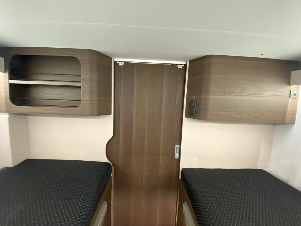 Adria Coral Supreme 670 SL / ALDE / Ugn / Panorama / Automat - Adria