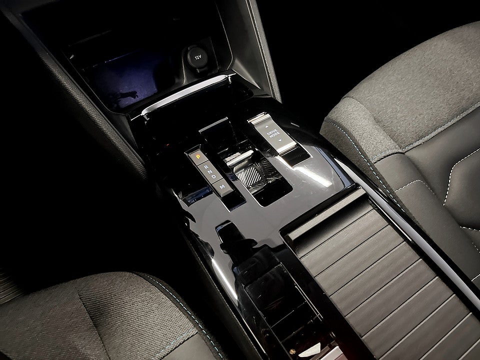 Bild på Citroën C4 Shine 1.2 PT 130hk Aut 360° NAVI