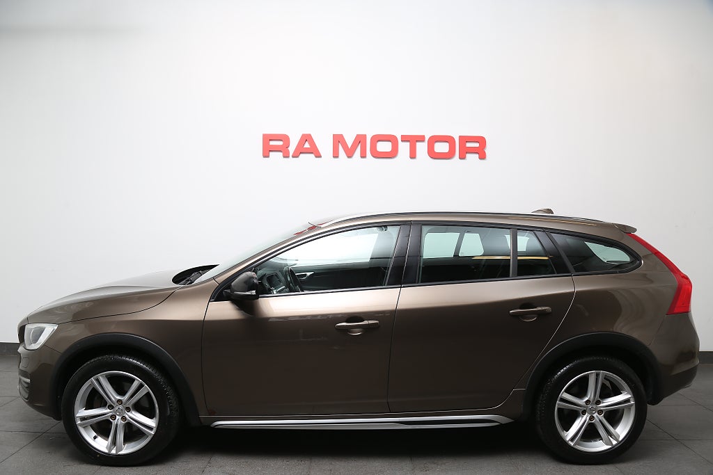 Volvo V60 Cross Country D4 190hk Momentum Business Edition AWD VOC Dra 2016