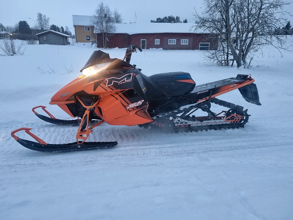 Arctic Cat M8000 153" SNO PRO