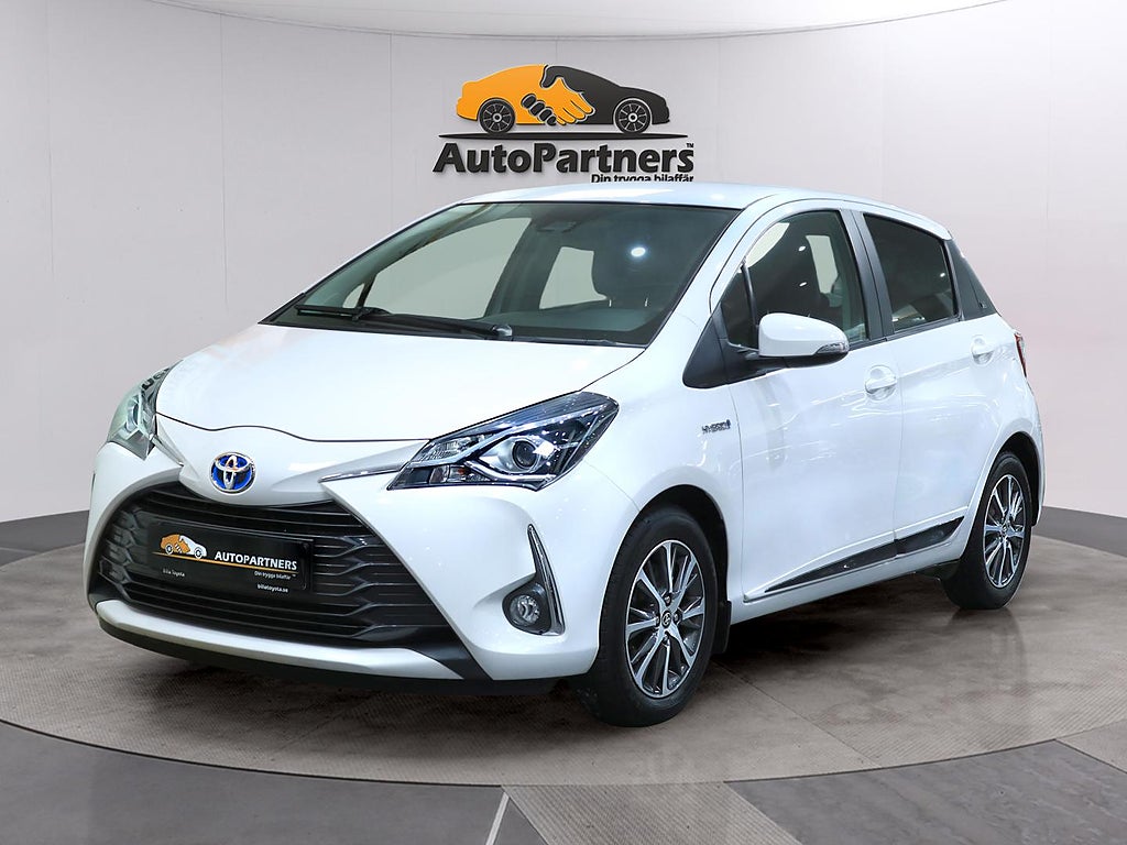 Toyota Yaris Hybrid e-CVT Y20 jubileum Värmare Keyless V.hjul 1.95%