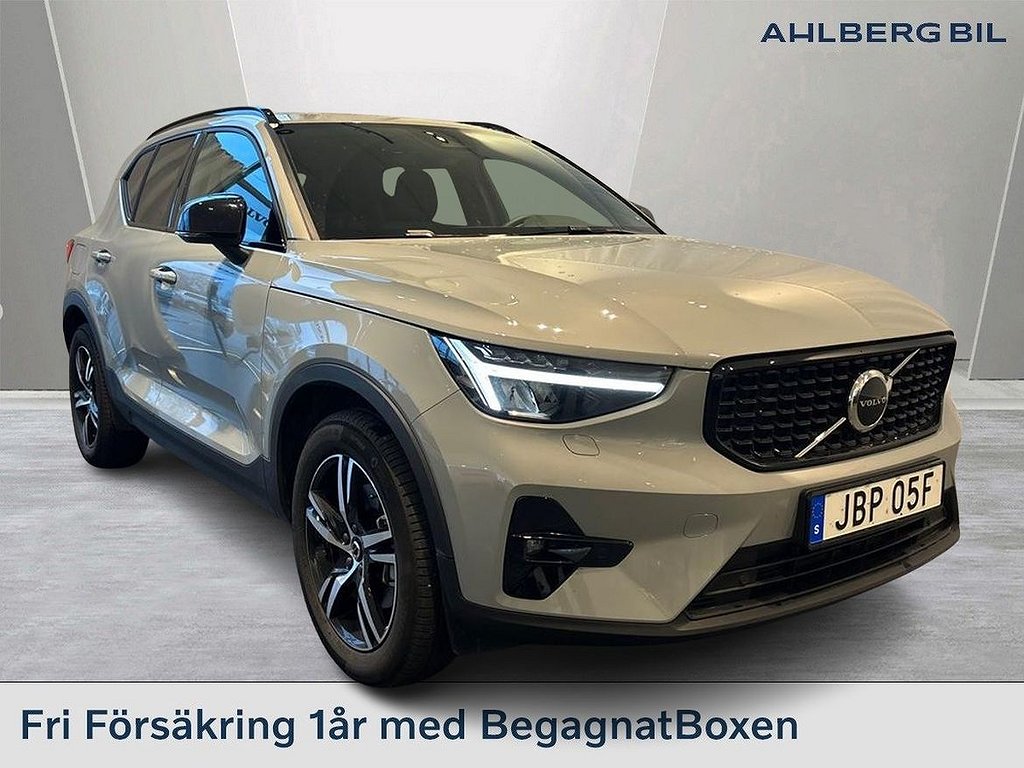 Volvo XC40 B3 FWD Bensin Plus Dark, Klimatpaket, Driver assistance