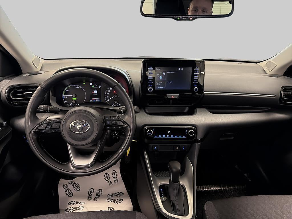 Toyota Yaris 2021 - miniatyr 8