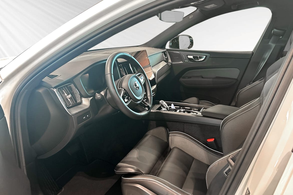 Volvo XC60 T6 Plus Nordic 2026, bild 7/10
