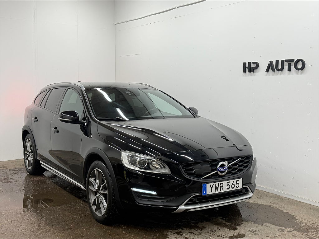 Volvo V60 Cross Country D4 AWD Classic Summum Drag Värmare Navi VOC Adaptiv