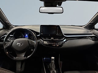 Toyota C-HR Hybrid CVTX-Edition S&V-Hjul/M/KVärmare/Skinn/Kamera/BT – bild 8