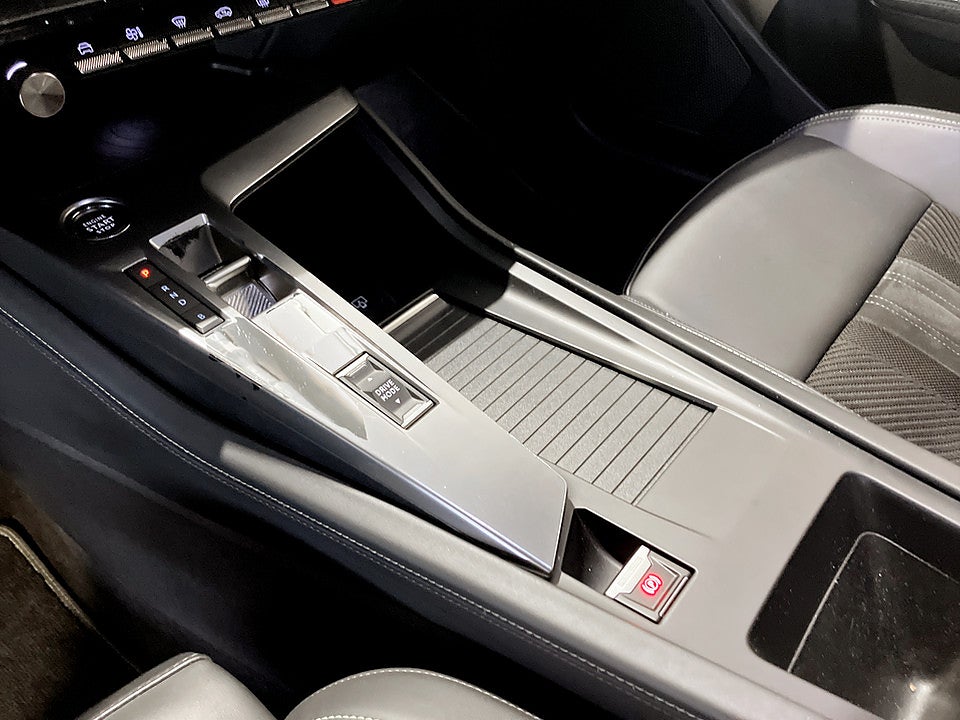 Bild på Peugeot 308 5D GT PHEV 225hk Aut B-KAMERA CARPLAY