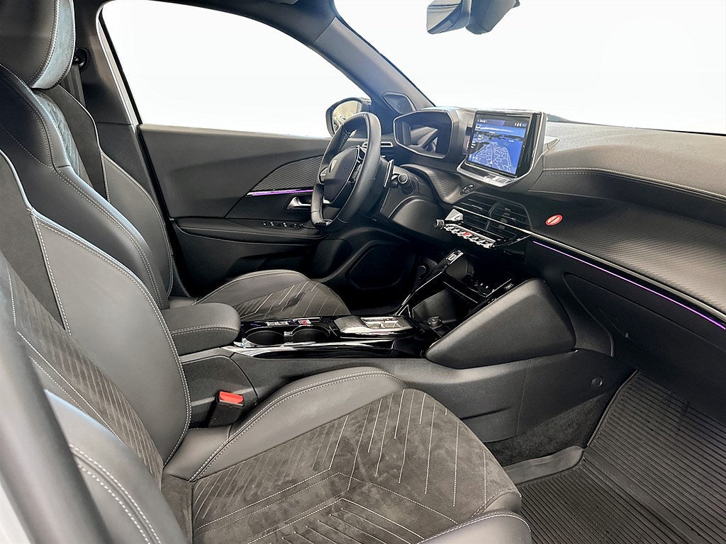 Bild på Peugeot 2008 GT 1.2 PT 130hk Aut - B-KAMERA, CARPLAY